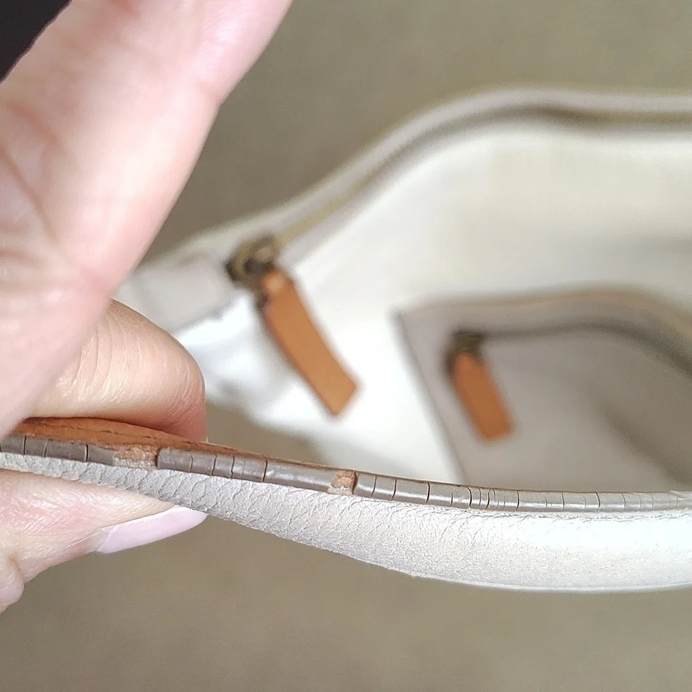 Fossil White Ivory Leather Hobo Bag Zip Beige Pocket Front Zip Top Shoulder Bag